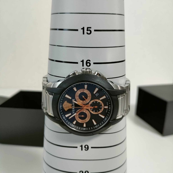 Versace Medusa Watch Chronograph Quartz  Silver Sapphire Crystal Men's - Picture 4 of 10